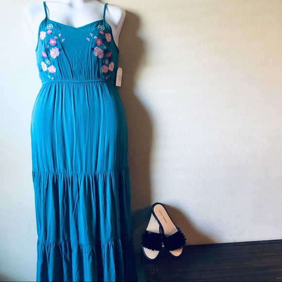 Time and Tru Dresses & Skirts - 🌷SALE🌷Embroidered Maxi Dress NWT Time & Tru